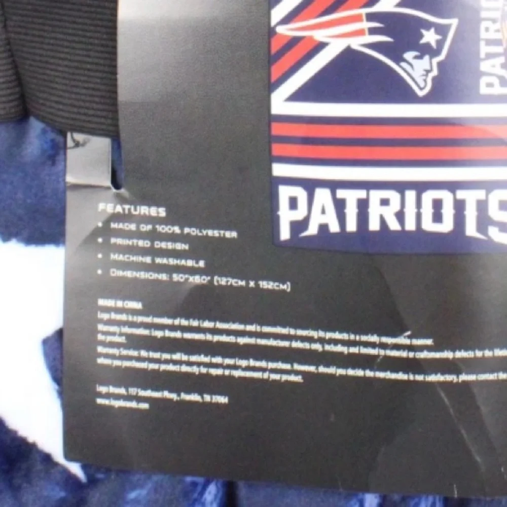 NEW [Logo Brands] New England Patriots NFL 50 x 60'' Plush Raschel Throw Blanket - Picture 5 of 5